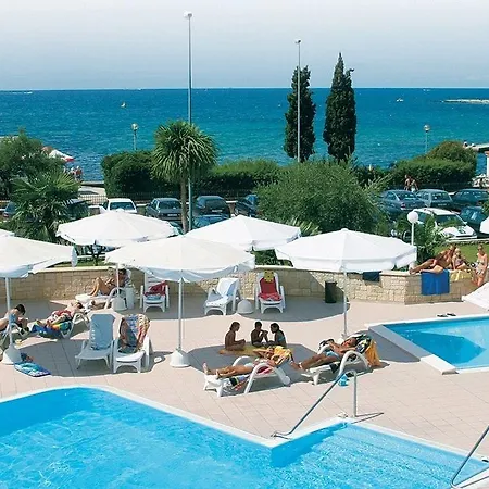 מלון Park Plava Laguna 4*