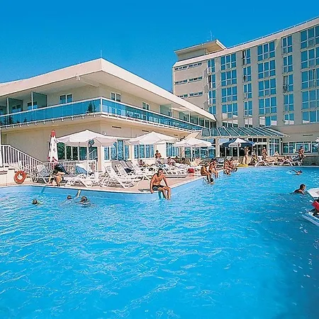 מלון Park Plava Laguna 4*