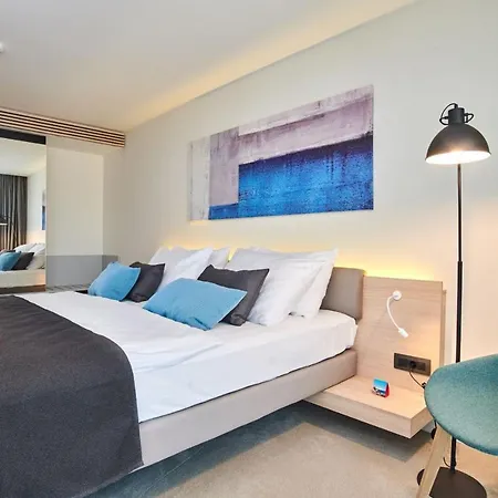 Park Plava Laguna 4*