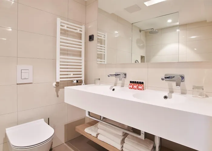 호텔 Park Plava Laguna 포레치